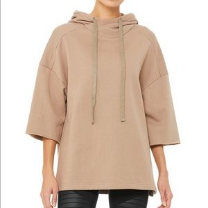 Alo Falls short sleeve hoodie (gravel)